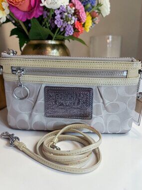 RARE Coach Poppy Signature Sateen Pocket Swingpack Crossbody With Purple Lining